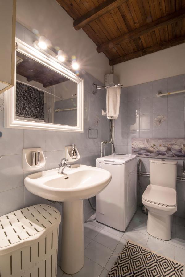 אתונה Koukaki Traditional Apartment מראה חיצוני תמונה